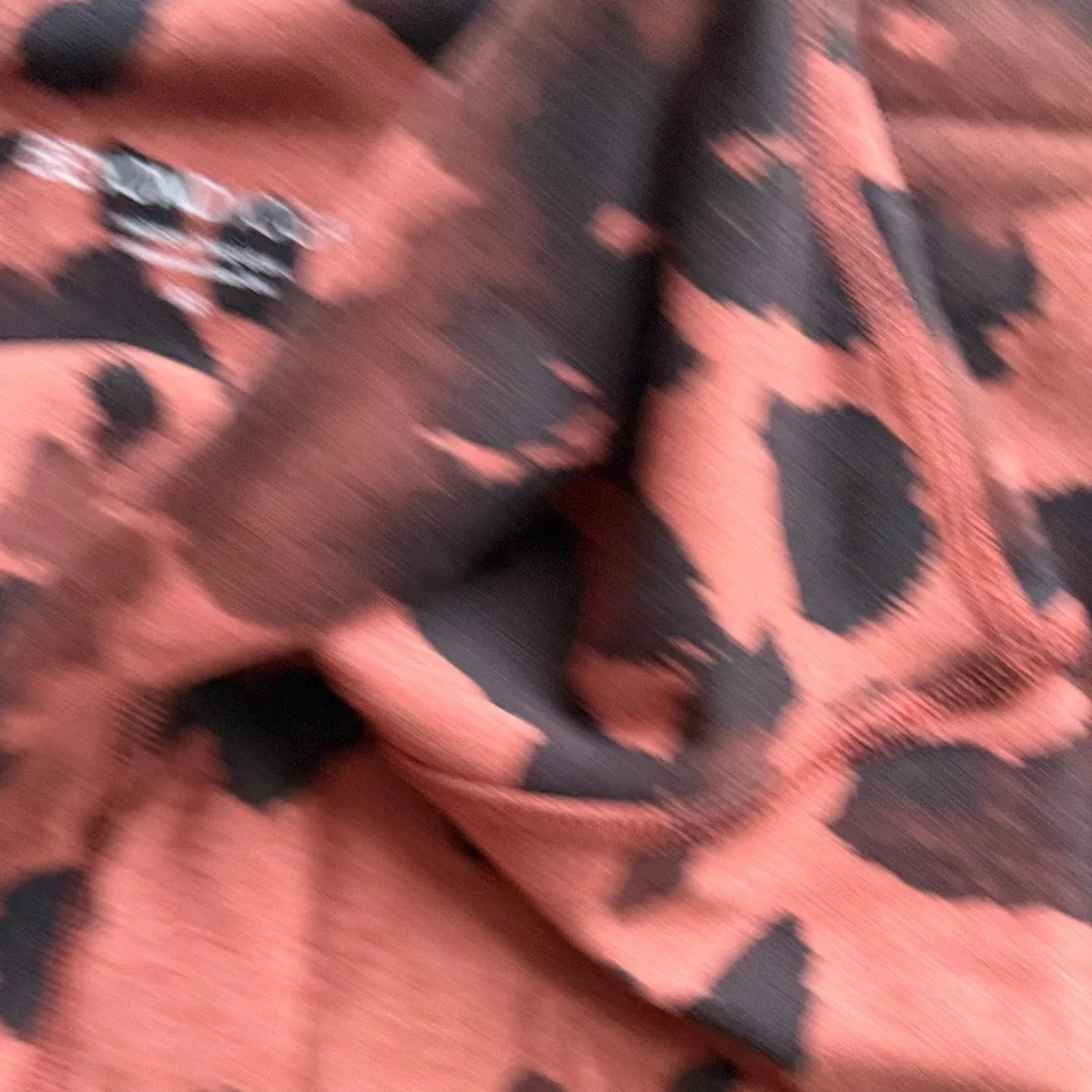 Beyond Yoga Brown and Black Leggings Set - Picture 5 of 6